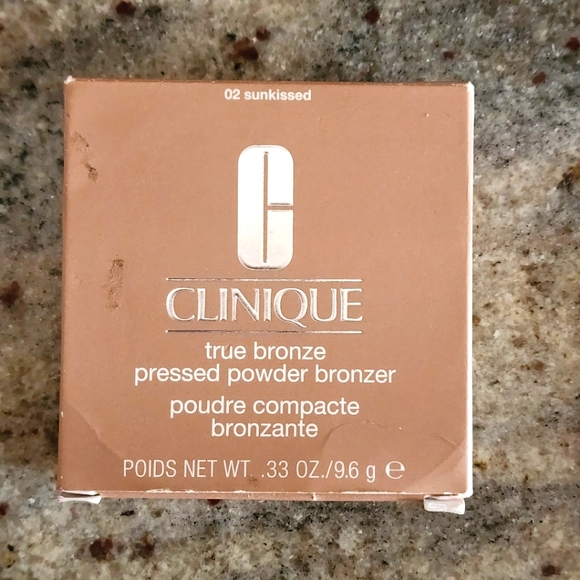 Clinique ☆ True Bronze Pressed Powder Bronzer - Picture 3 of 10